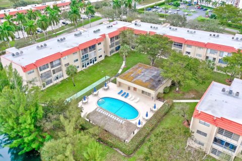 Condo in Sunrise, Florida, 2 bedrooms  № 1764319 - photo 29