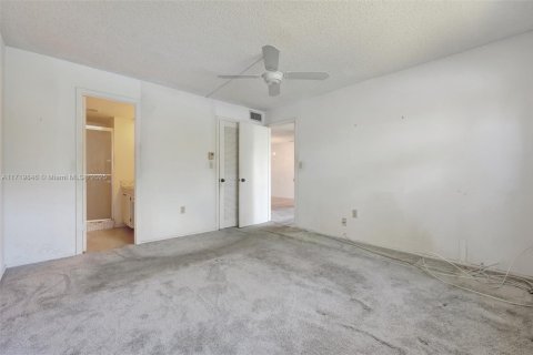 Condo in Sunrise, Florida, 2 bedrooms  № 1764319 - photo 15