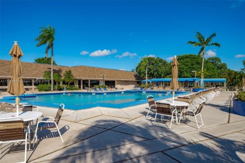 Condo in Sunrise, Florida, 2 bedrooms  № 1764319 - photo 24
