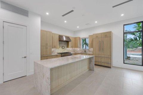 Купить виллу или дом в Делрей-Бич, Флорида 9 комнат, 335.19м2, № 2083661 - фото 20