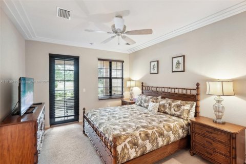 Condo in Naples, Florida, 2 bedrooms  № 1973572 - photo 13