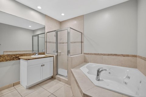 Купить таунхаус в Уилтон-Мэнорс, Флорида 3 комнаты, 178м2, № 2190030 - фото 20
