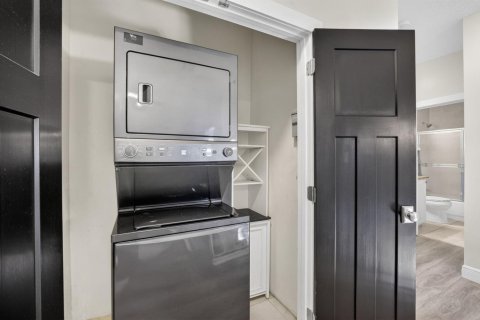Купить таунхаус в Уилтон-Мэнорс, Флорида 3 комнаты, 178м2, № 2190030 - фото 12