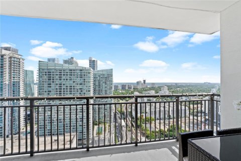 Condo in Miami, Florida, 2 bedrooms № 1926219 - photo 9