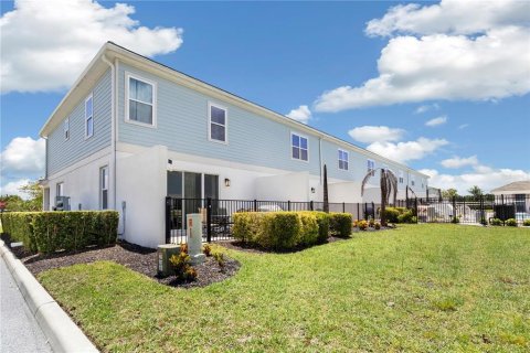 Touwnhouse à vendre à Kissimmee, Floride: 3 chambres, 154.12 m2 № 2226463 - photo 4
