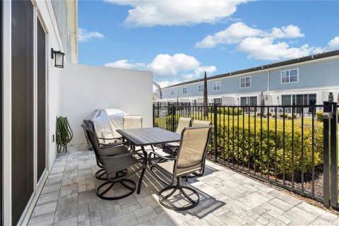 Touwnhouse à vendre à Kissimmee, Floride: 3 chambres, 154.12 m2 № 2226463 - photo 5