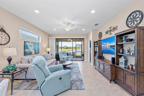 House in Venice, Florida 2 bedrooms, 140.75 sq.m. № 1915693 - photo 10