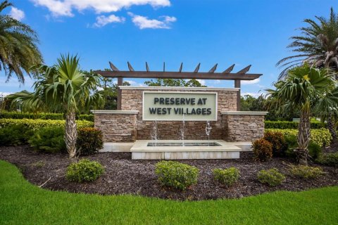 House in Venice, Florida 2 bedrooms, 140.75 sq.m. № 1915693 - photo 2