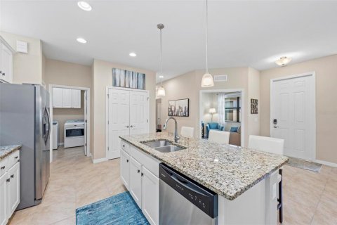 House in Venice, Florida 2 bedrooms, 140.75 sq.m. № 1915693 - photo 17