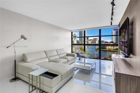 Copropriété à vendre à Hallandale Beach, Floride: 2 chambres, 99.87 m2 № 1999027 - photo 16