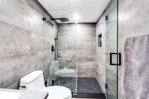 Copropriété à vendre à Hallandale Beach, Floride: 2 chambres, 99.87 m2 № 1999027 - photo 30