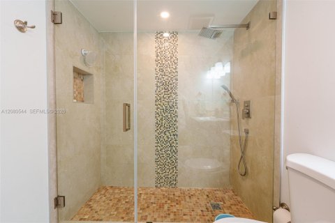 Condominio en alquiler en Miami Beach, Florida, 1 dormitorio, 95.69 m2 № 2339949 - foto 13
