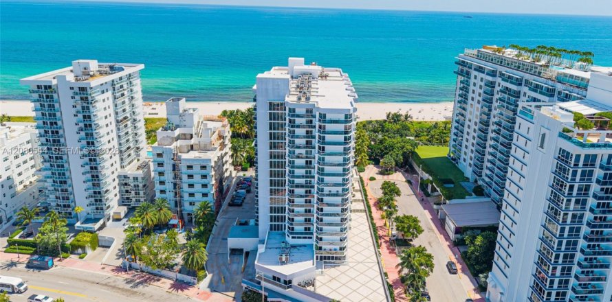 Condominio en Miami Beach, Florida, 1 dormitorio  № 2339949
