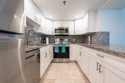 Condominio en alquiler en Miami Beach, Florida, 1 dormitorio, 95.69 m2 № 2339949 - foto 6
