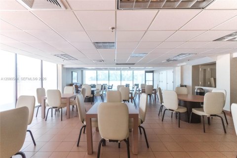 Condominio en alquiler en Miami Beach, Florida, 1 dormitorio, 95.69 m2 № 2339949 - foto 25