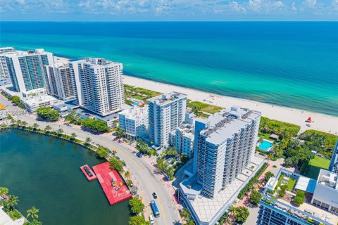 Condominio en alquiler en Miami Beach, Florida, 1 dormitorio, 95.69 m2 № 2339949 - foto 5