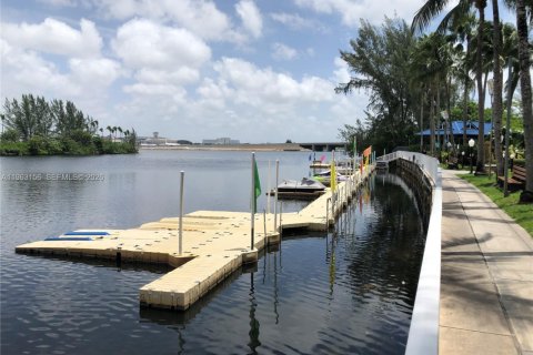 Copropriété à louer à Miami, Floride: 1 chambre, 63.64 m2 № 2024211 - photo 11