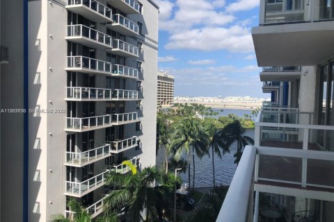 Copropriété à louer à Miami, Floride: 1 chambre, 63.64 m2 № 2024211 - photo 7