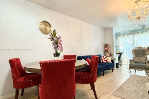 Condominio en venta en Sunrise, Florida, 1 dormitorio, 59.46 m2 № 1957403 - foto 1