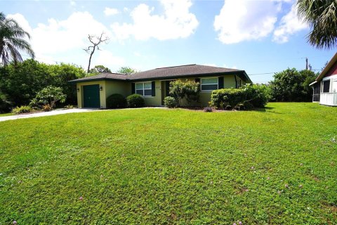 Villa ou maison à vendre à Port Charlotte, Floride: 2 chambres, 104.89 m2 № 2157482 - photo 3