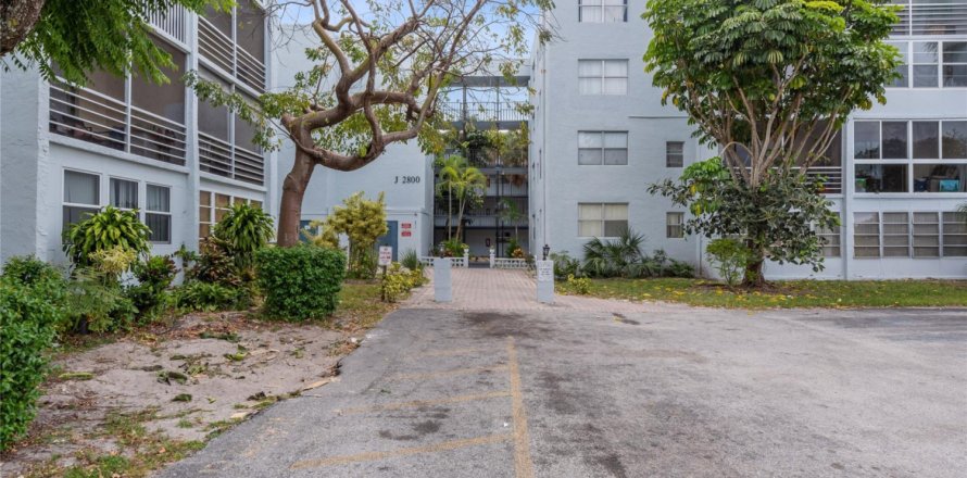 Condominio en Lauderdale Lakes, Florida, 1 dormitorio № 984080