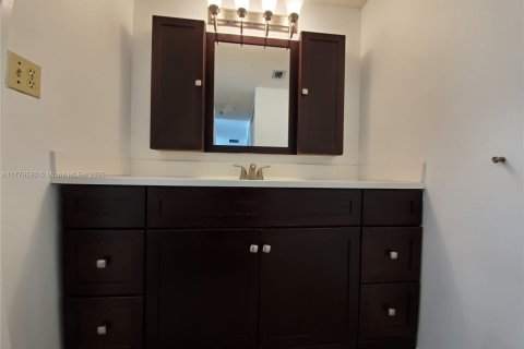 Copropriété à vendre à Miami Beach, Floride: 2 chambres, 121.24 m2 № 1624289 - photo 5