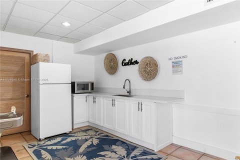Copropriété à vendre à Miami Beach, Floride: 2 chambres, 121.24 m2 № 1624289 - photo 16