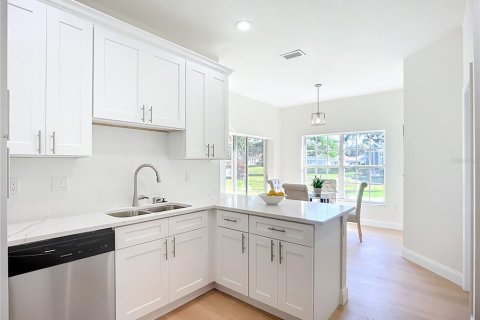 House in Sarasota, Florida 3 bedrooms, 204.85 sq.m. № 2218009 - photo 9