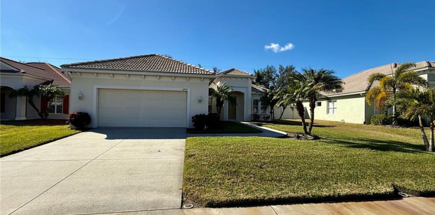 Villa ou maison à Bradenton, Floride 3 chambres, 214.7 m2 № 2388303