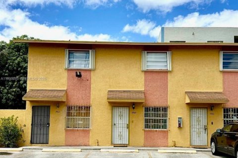 Copropriété à louer à Hialeah, Floride: 2 chambres, 77.48 m2 № 2067199 - photo 6