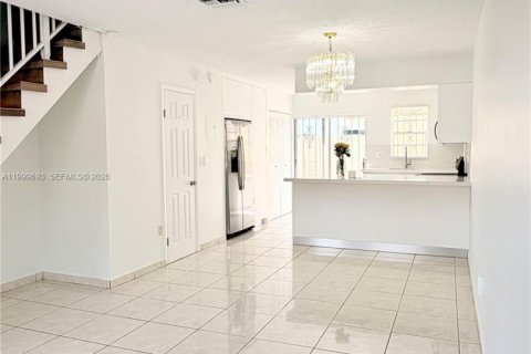 Copropriété à louer à Hialeah, Floride: 2 chambres, 77.48 m2 № 2067199 - photo 10