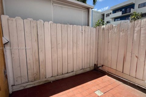 Copropriété à louer à Hialeah, Floride: 2 chambres, 77.48 m2 № 2067199 - photo 21