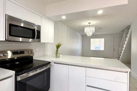 Copropriété à louer à Hialeah, Floride: 2 chambres, 77.48 m2 № 2067199 - photo 17