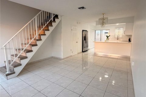 Copropriété à louer à Hialeah, Floride: 2 chambres, 77.48 m2 № 2067199 - photo 11