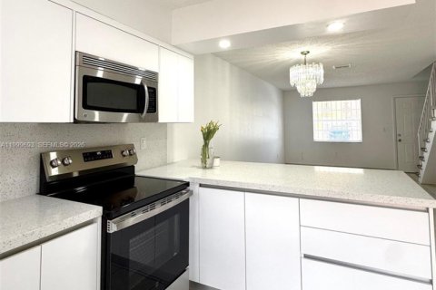 Copropriété à louer à Hialeah, Floride: 2 chambres, 77.48 m2 № 2067199 - photo 16