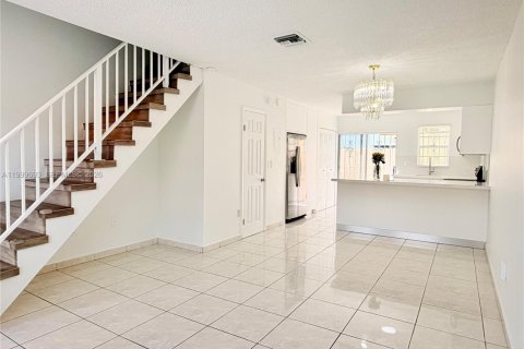 Copropriété à louer à Hialeah, Floride: 2 chambres, 77.48 m2 № 2067199 - photo 3