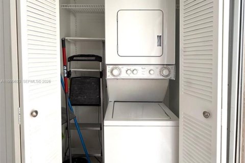 Copropriété à louer à Hialeah, Floride: 2 chambres, 77.48 m2 № 2067199 - photo 22