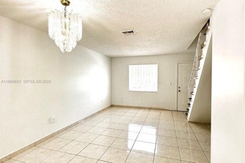 Copropriété à louer à Hialeah, Floride: 2 chambres, 77.48 m2 № 2067199 - photo 20