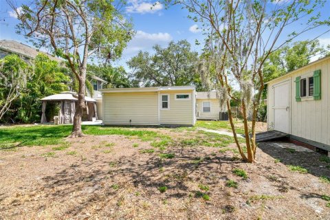 House in Tampa, Florida 4 bedrooms, 178 sq.m. № 1788066 - photo 15