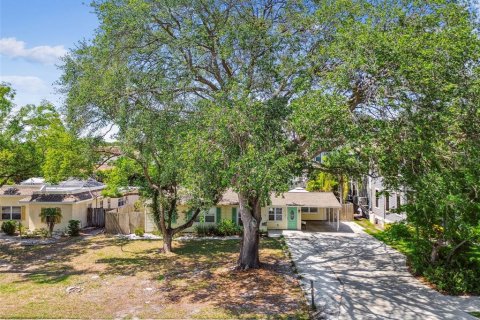 House in Tampa, Florida 4 bedrooms, 178 sq.m. № 1788066 - photo 20