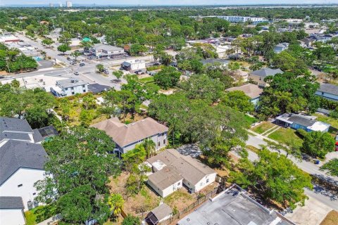 House in Tampa, Florida 4 bedrooms, 178 sq.m. № 1788066 - photo 24
