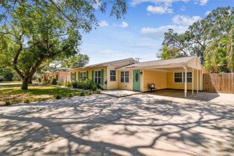 House in Tampa, Florida 4 bedrooms, 178 sq.m. № 1788066 - photo 7