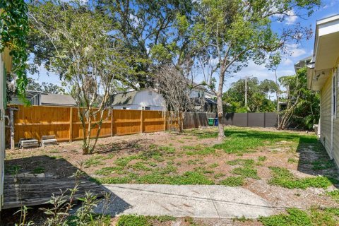 House in Tampa, Florida 4 bedrooms, 178 sq.m. № 1788066 - photo 17