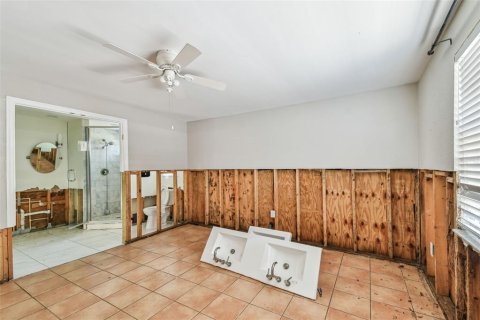 House in Tampa, Florida 4 bedrooms, 178 sq.m. № 1788066 - photo 12