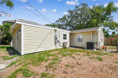 House in Tampa, Florida 4 bedrooms, 178 sq.m. № 1788066 - photo 18