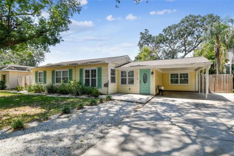 House in Tampa, Florida 4 bedrooms, 178 sq.m. № 1788066 - photo 3