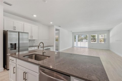 Casa en venta en Orlando, Florida, 3 dormitorios, 180.42 m2 № 1510196 - foto 11