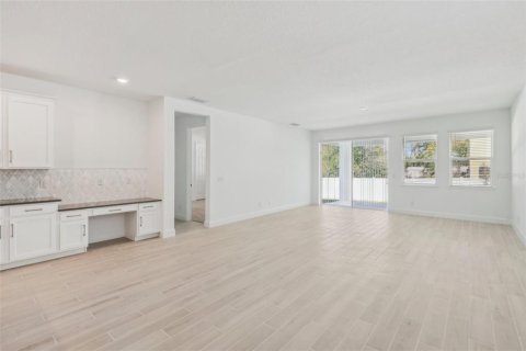 Casa en venta en Orlando, Florida, 3 dormitorios, 180.42 m2 № 1510196 - foto 12