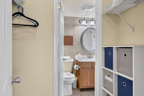 Купить кондоминиум в Сарасота, Флорида 8 комнат, 102.29м2, № 2423890 - фото 18