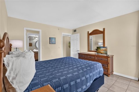 Купить кондоминиум в Сарасота, Флорида 8 комнат, 102.29м2, № 2423890 - фото 17